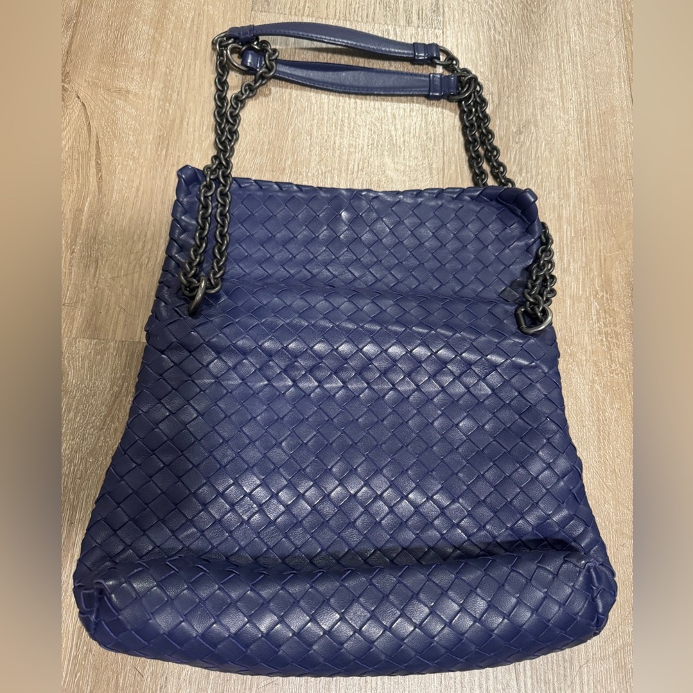 Bottega Veneta Navy Woven Leather Shoulder Bag - Picture 2 of 13